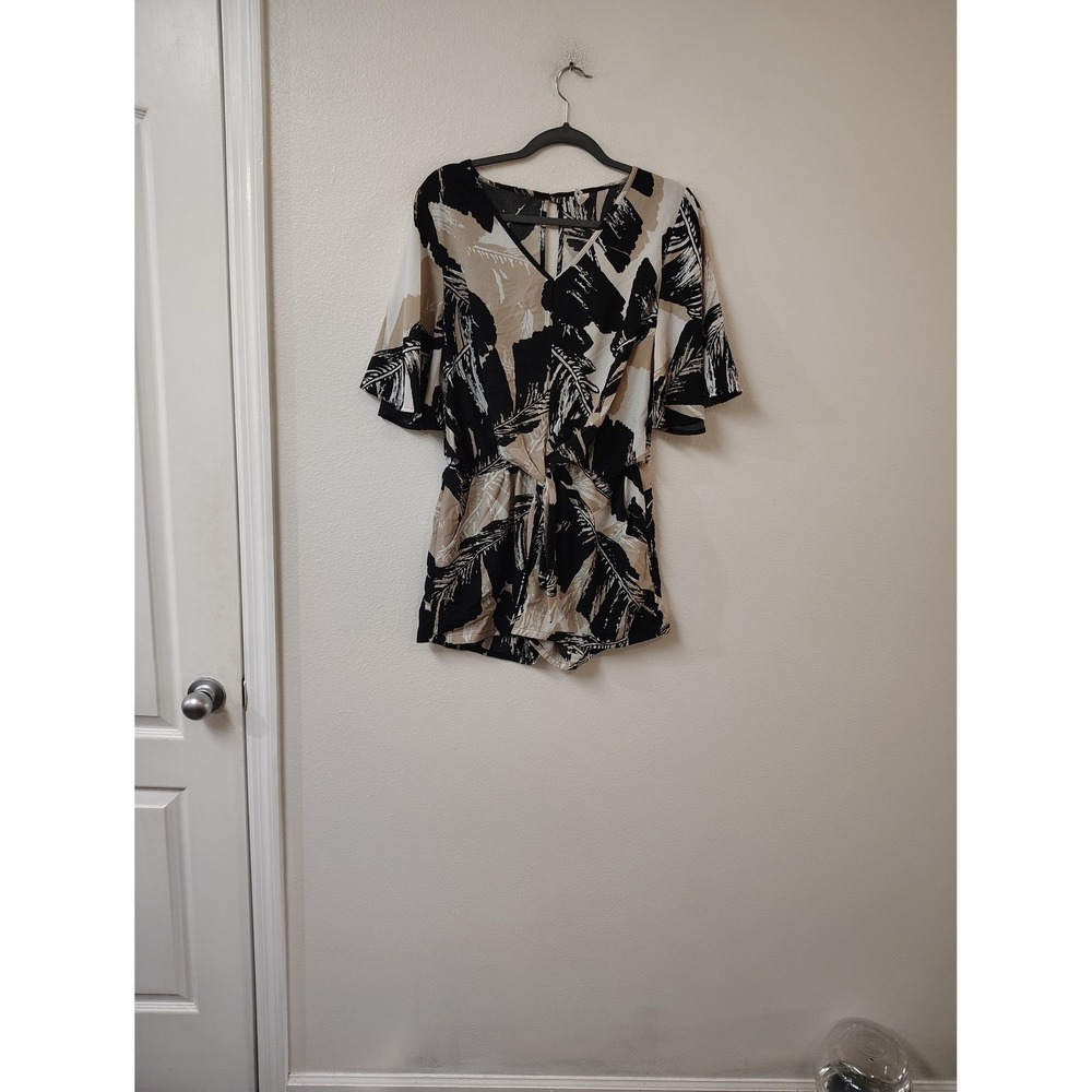 Tyche Los‎ Angeles Womens Romper Large Black Tan Tropical Palm Leaf V-Neck USA